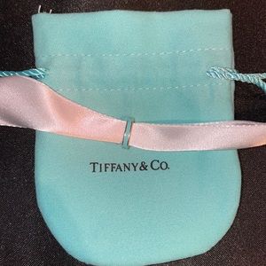 Brand new blue jump clasp ring